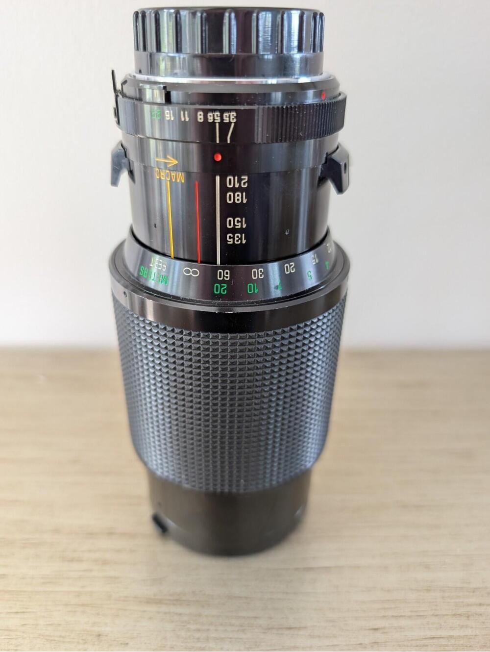 Vivitar Series 1 70-210MM 1:35 Macro Focusing Auto Zoom Camera Lens